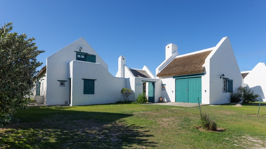 4 Bedroom Property for Sale in Struisbaai Western Cape